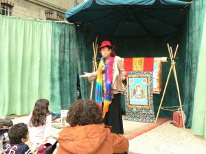 Contes tib&eacute;tains pour la f&ecirc;te &laquo; la rue aux enfants &raquo; quai de la Loire, 19&egrave;me, organis&eacute;e par l&rsquo;association &laquo;&nbsp;Autour du canal de l&rsquo;ourcq&nbsp;&raquo;