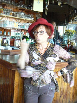 Journ&eacute;es mondiales du conte : participation aux contes itin&eacute;rants, Caf&eacute; Bellerive